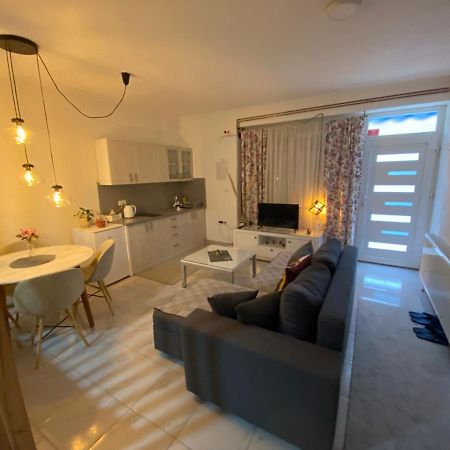 Appartement Deluxe à Tuzla Extérieur photo