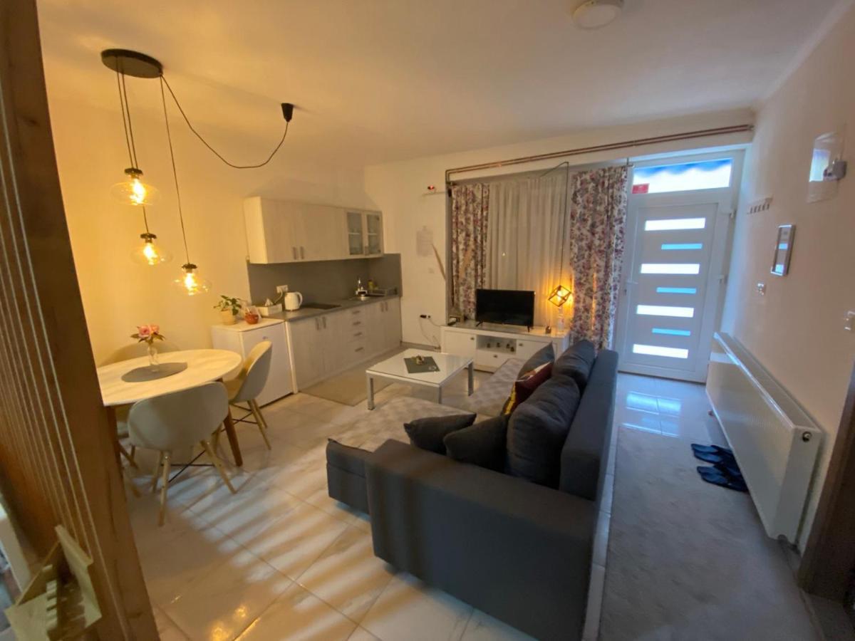 Appartement Deluxe à Tuzla Extérieur photo